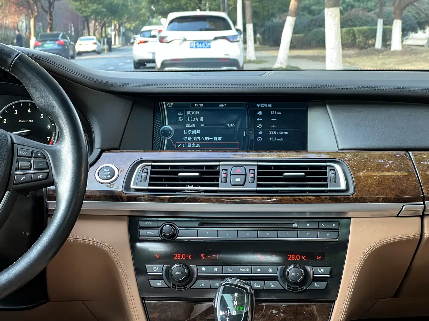 BMW 7 Series 2010 760Li фото 17