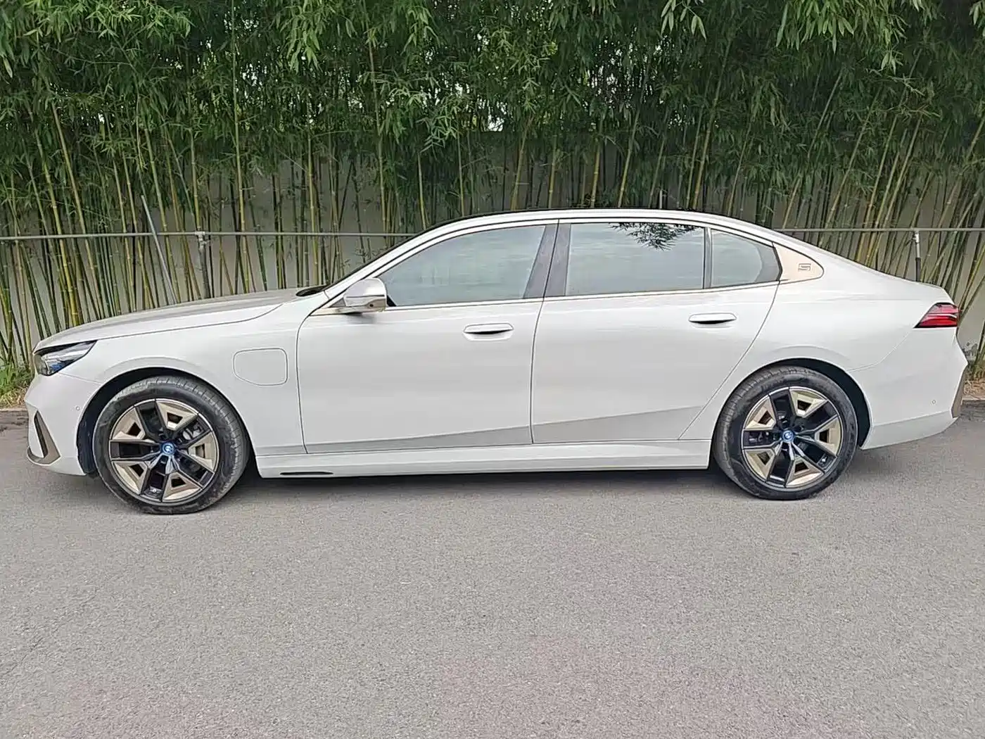BMW i5 2024 eDrive 35L Premium Luxury Package фото 6