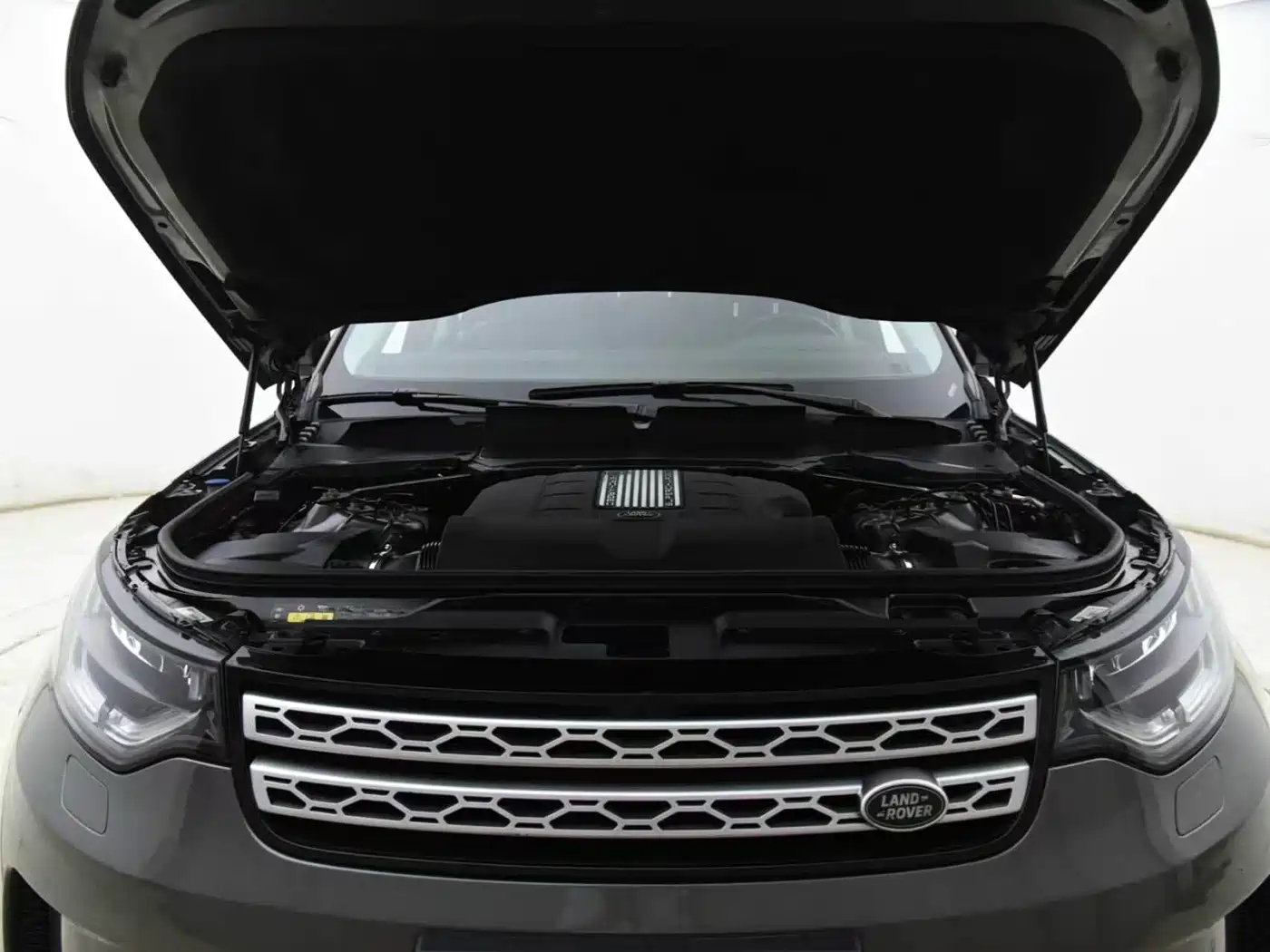 Land Rover Discovery 2017 3.0 SC V6 HSE фото 14