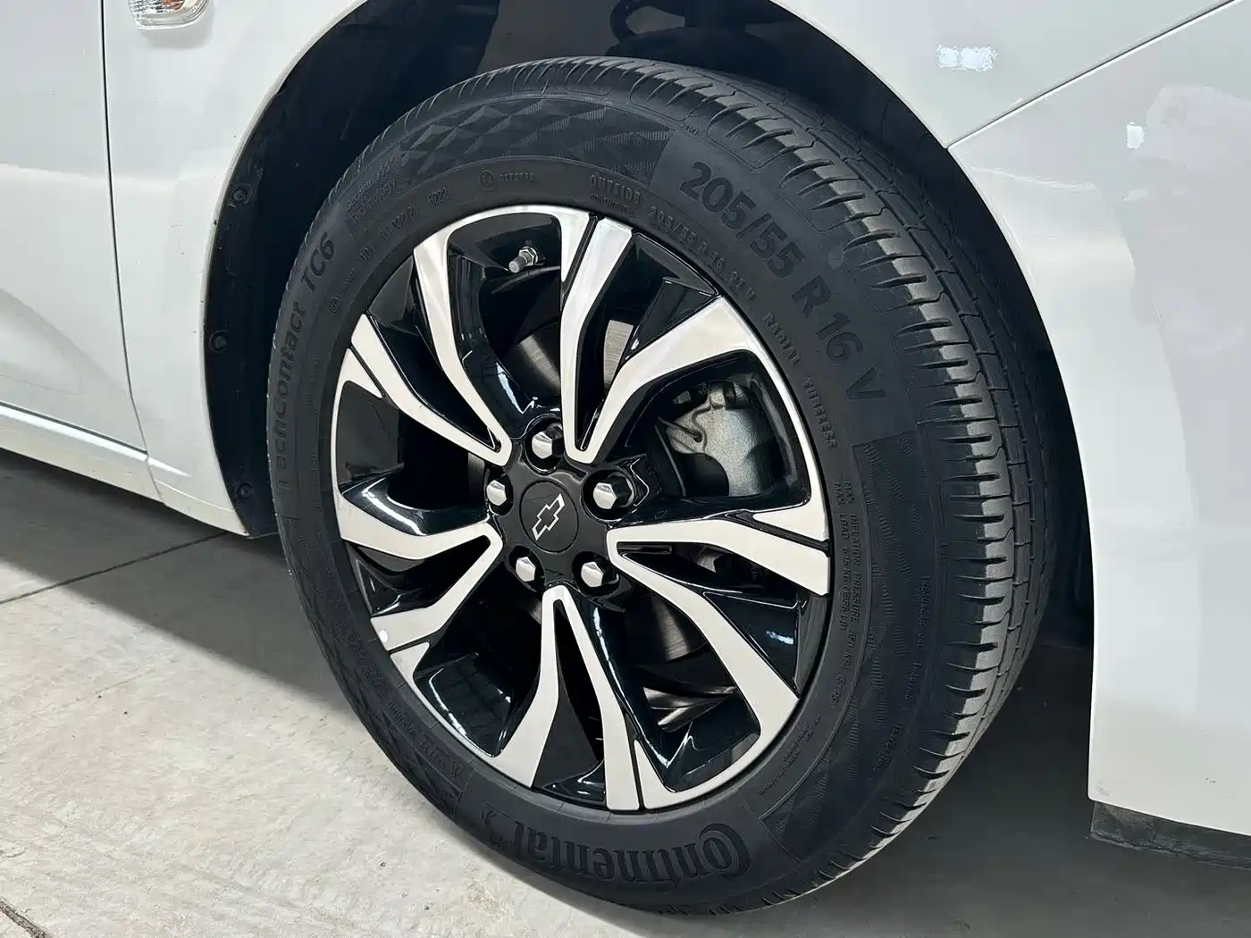 Chevrolet Monza 2019 RS 330T Auto Smooth Edition China VI фото 14