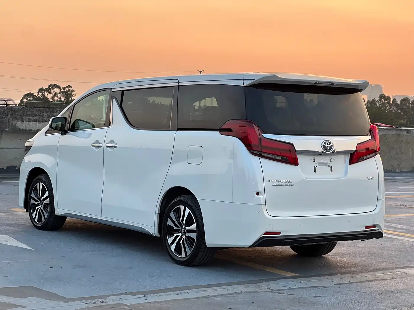 Toyota Alphard 2018 Facelift 3.5L Premium Edition фото 4