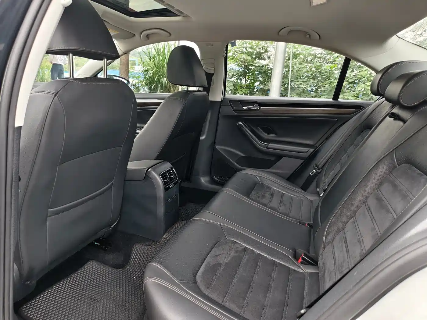 Volkswagen Sagitar 2017 1.6L Automatic Comfort фото 6