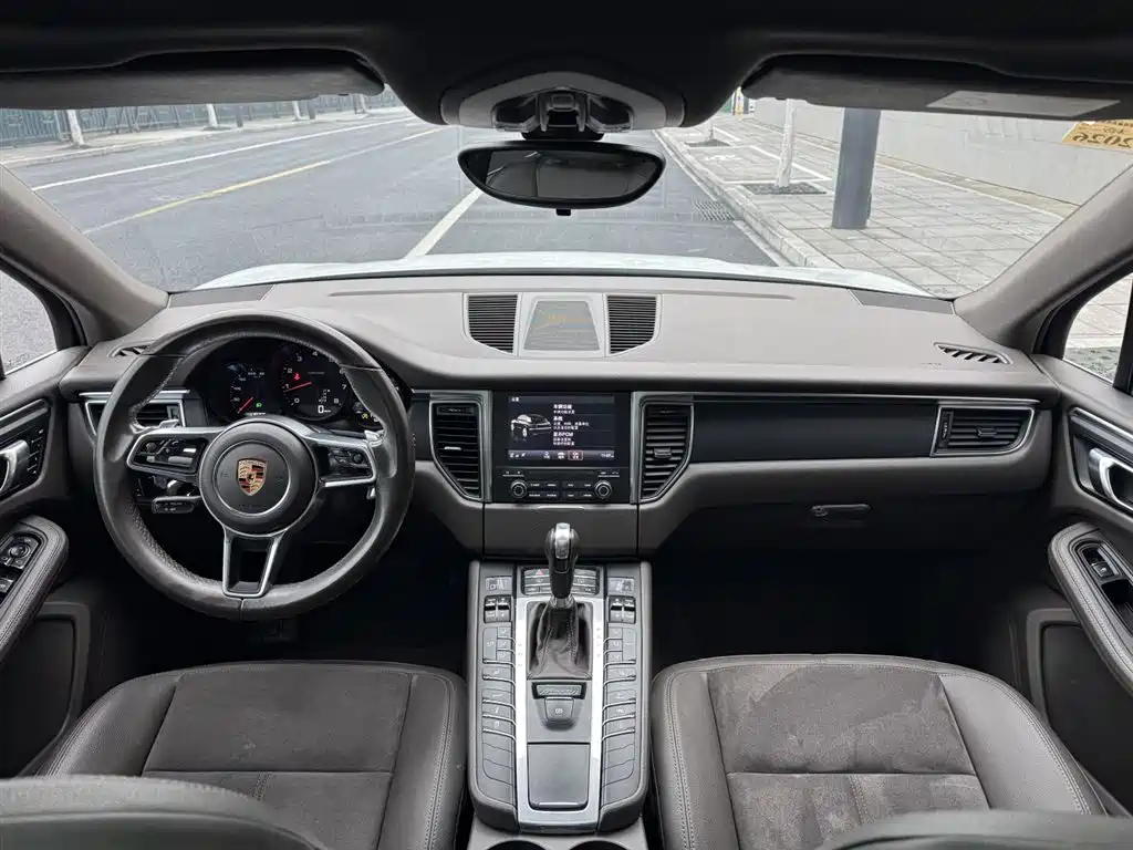 Porsche Macan 2017 Macan 2.0T фото 14