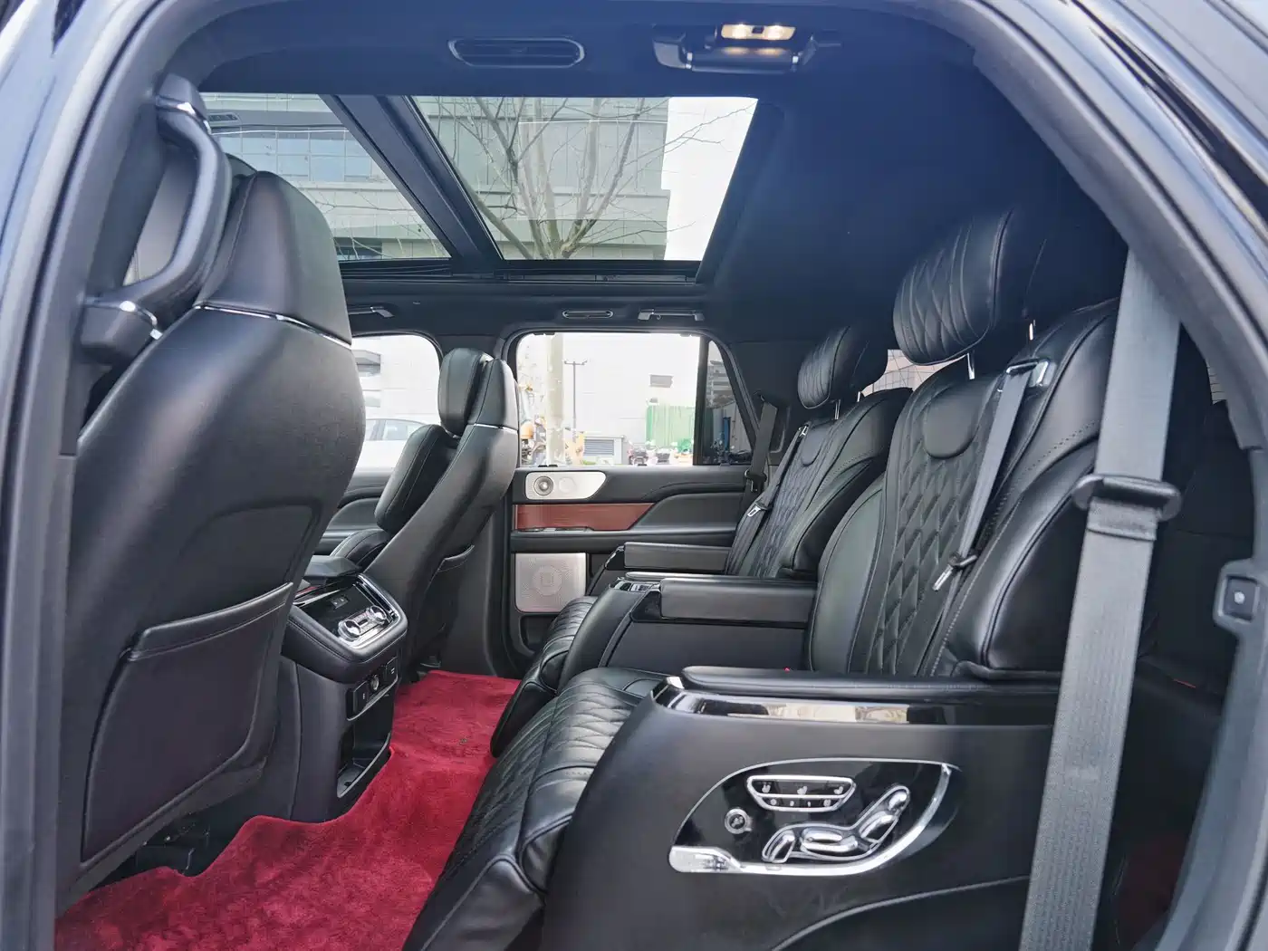 LINCOLN NAVIGATOR