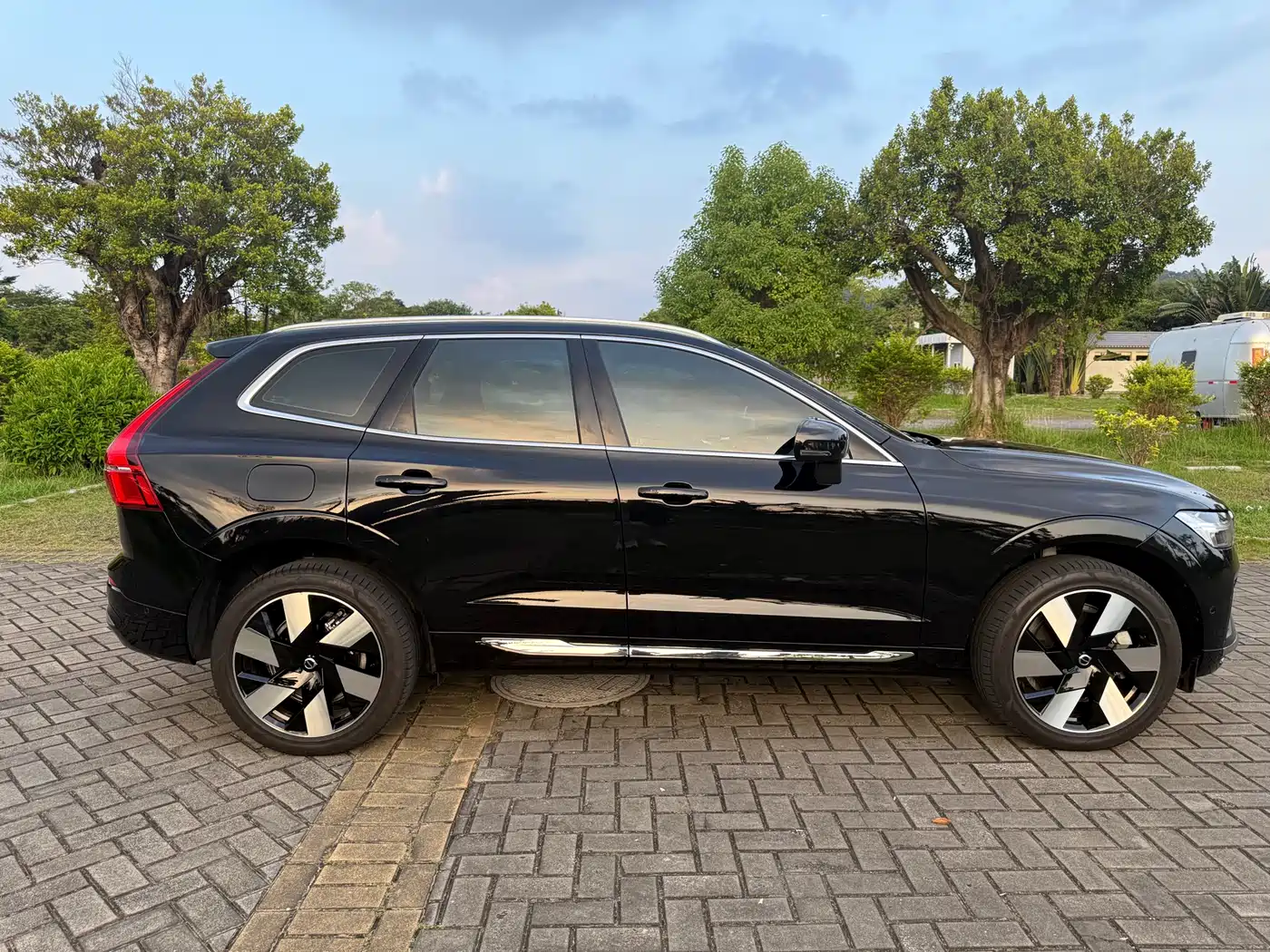 VOLVO XC60 PLUG IN HYBRID