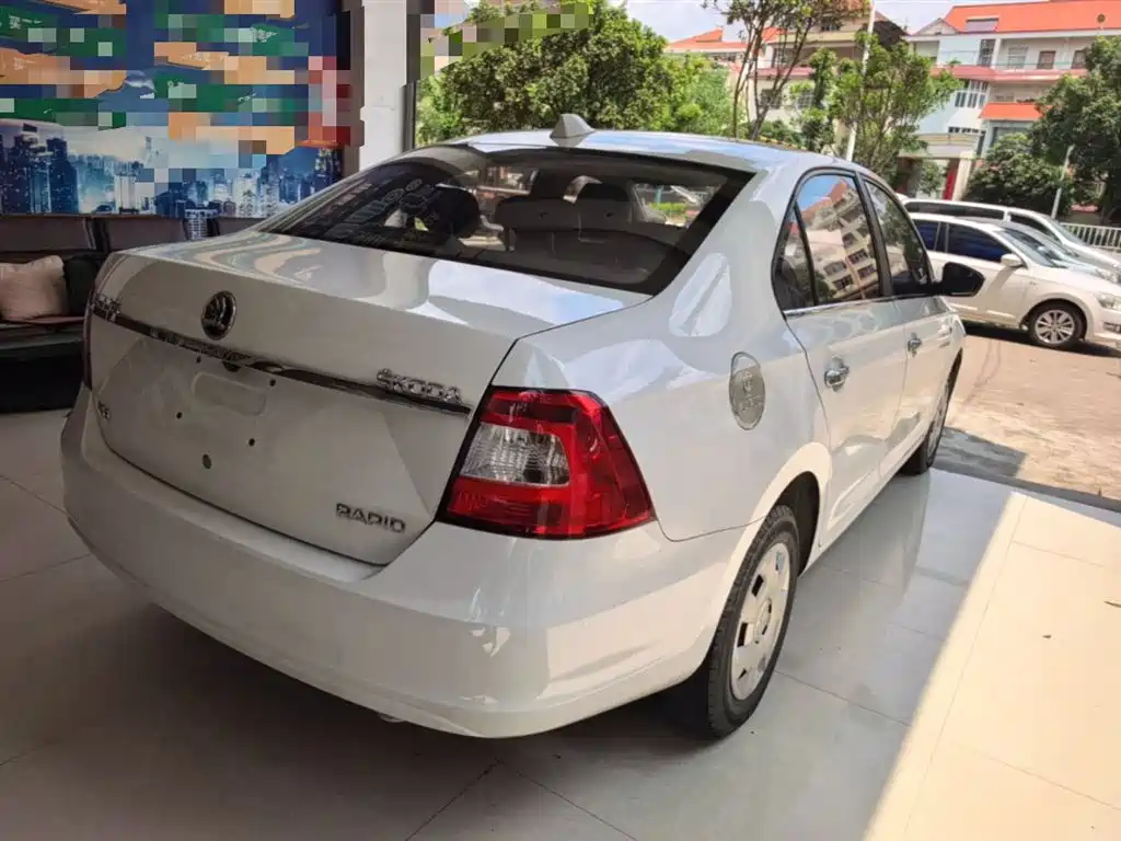 Škoda Rapid 2016 1.6L Automatic Forward Edition фото 7