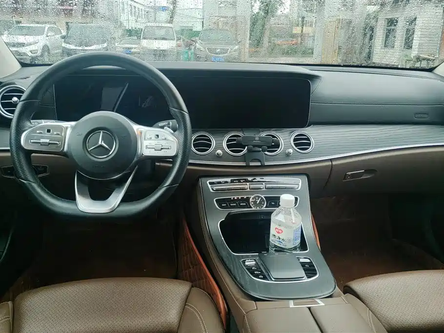 Mercedes-Benz E-Class 2019 E 260 L Sport фото 12