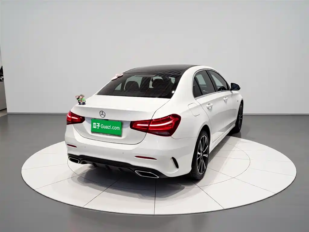 Mercedes-Benz A-Class 2020 A 180 L Sport Sedan фото 4