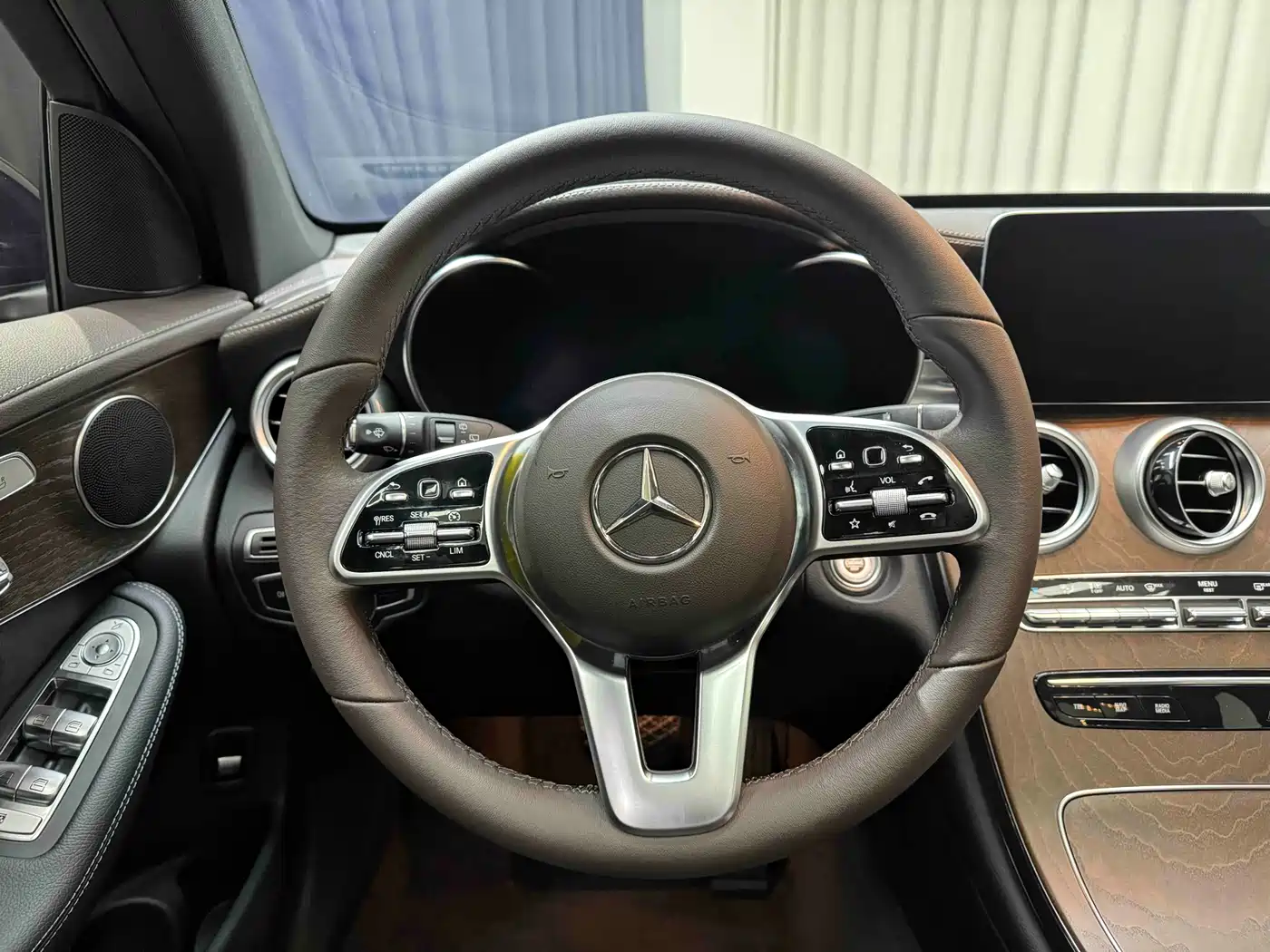 Mercedes-Benz GLC 2022 Facelift II GLC 260 L 4MATIC Luxury фото 20