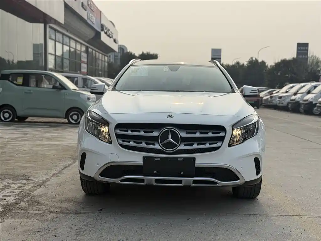Mercedes-Benz GLA 2018 GLA 200 Dynamic фото 22