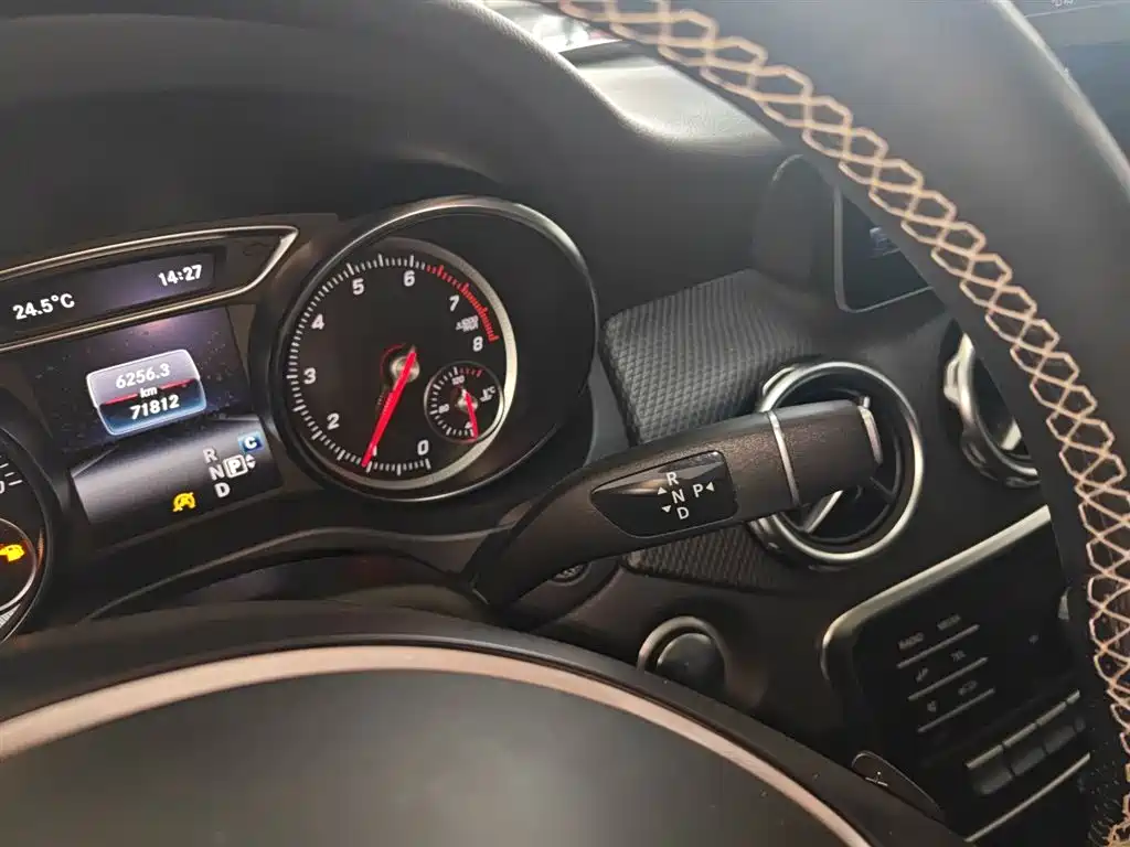 Mercedes-Benz GLA 2018 GLA 200 Dynamic фото 6