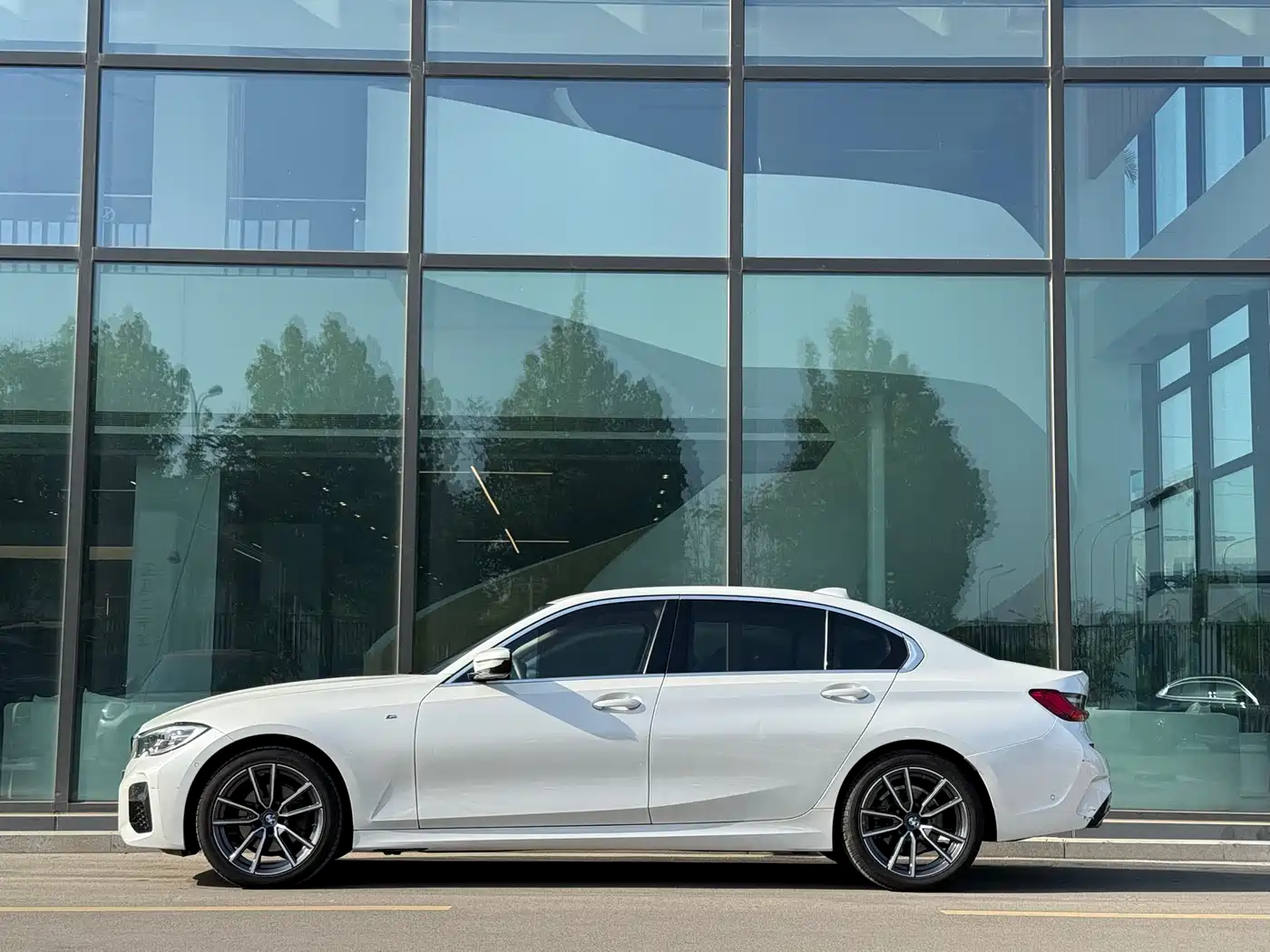 BMW 3 Series 2021 325Li M Sport Package фото 5