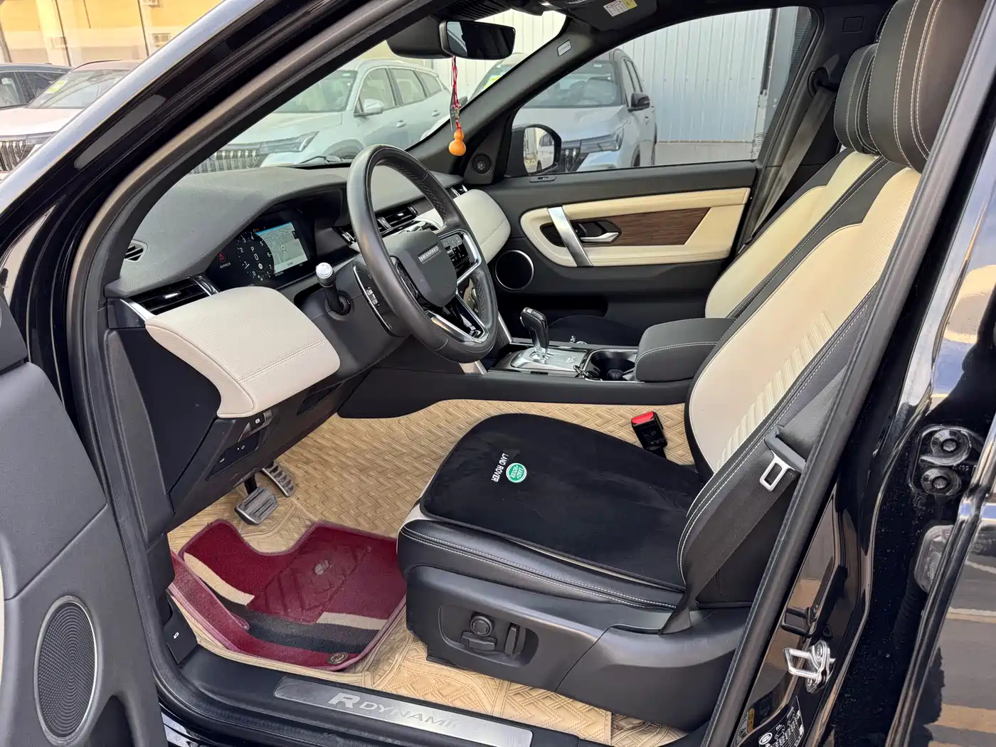 Land Rover Discovery Sport 2022 Model Facelift 249PS R-Dynamic SE Performance Tech Edition 5-seater фото 4