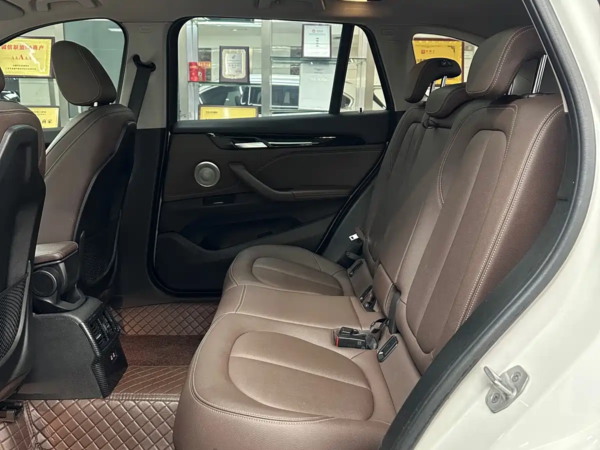BMW X1 2021 sDrive25Li Leading фото 9