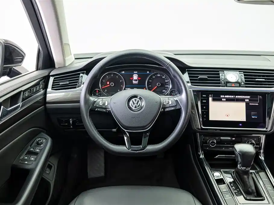 Volkswagen Phideon 2018 380TSI 2WD Business Edition фото 18