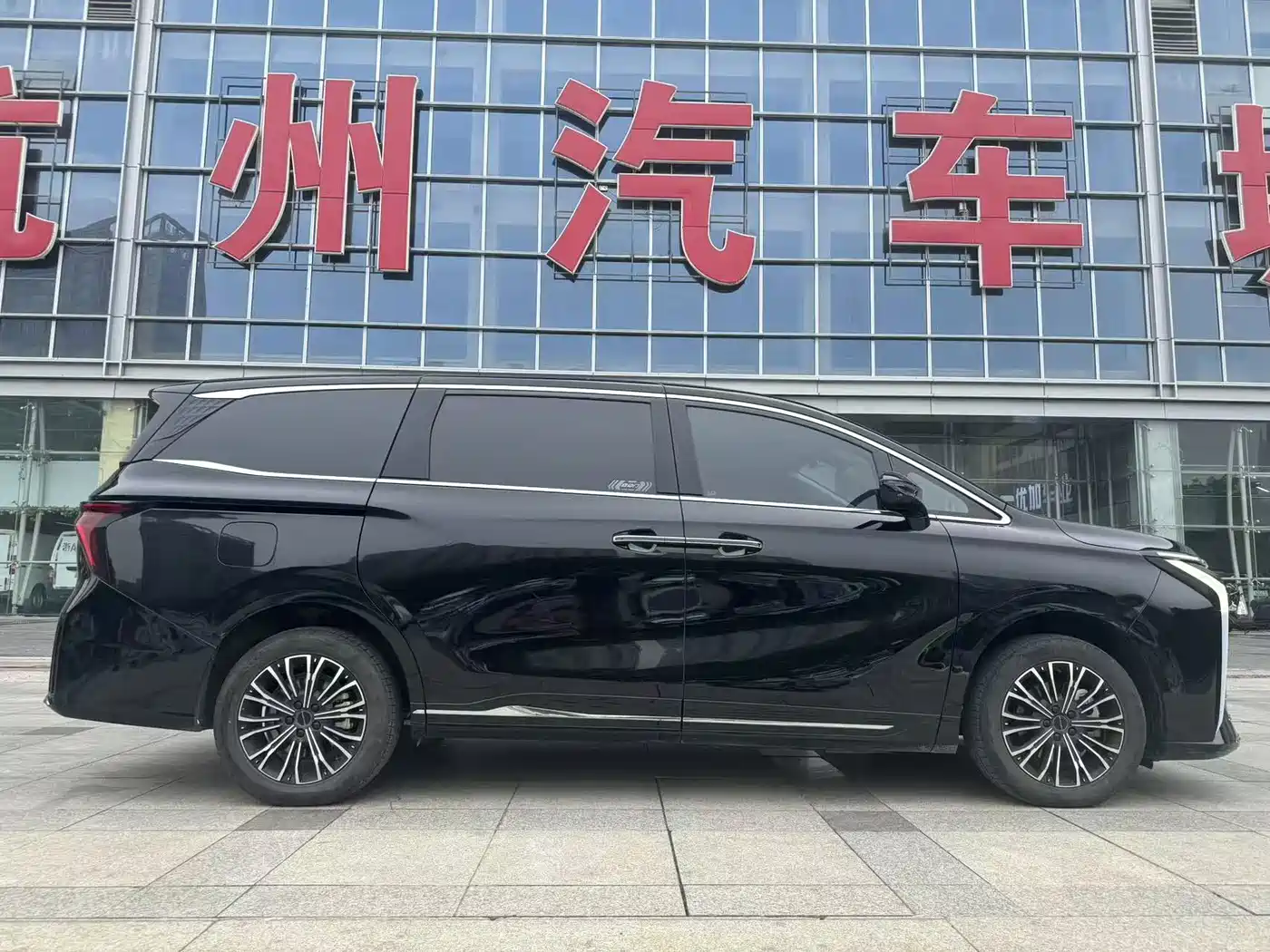 Dongfeng Fengxing Starlight V9 2024 1.5TD 200km Cloud Ladder Series Premium фото 4