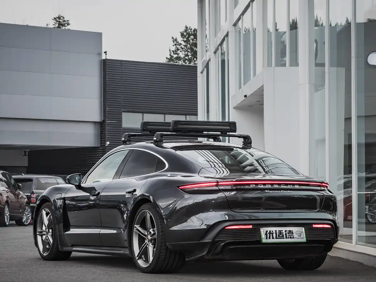 صورة 5 - Porsche Taycan