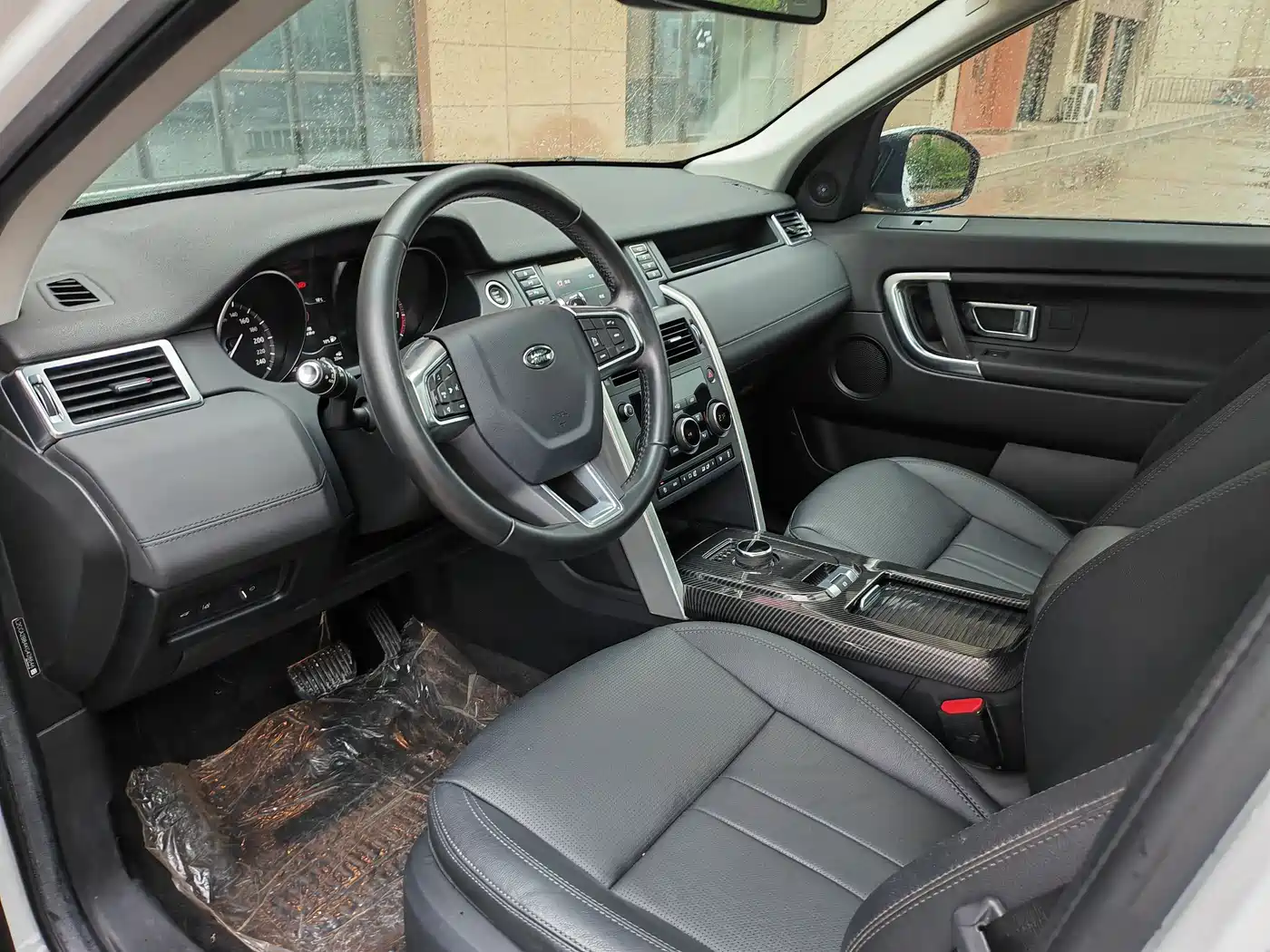 Land Rover Discovery Sport 2019 240PS SE Edition China VI фото 9