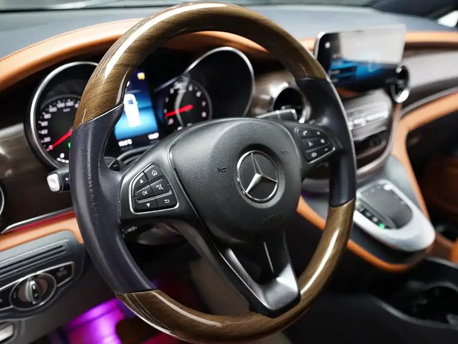 Mercedes-Benz V-Class 2021 V 260 Pilot Edition фото 7