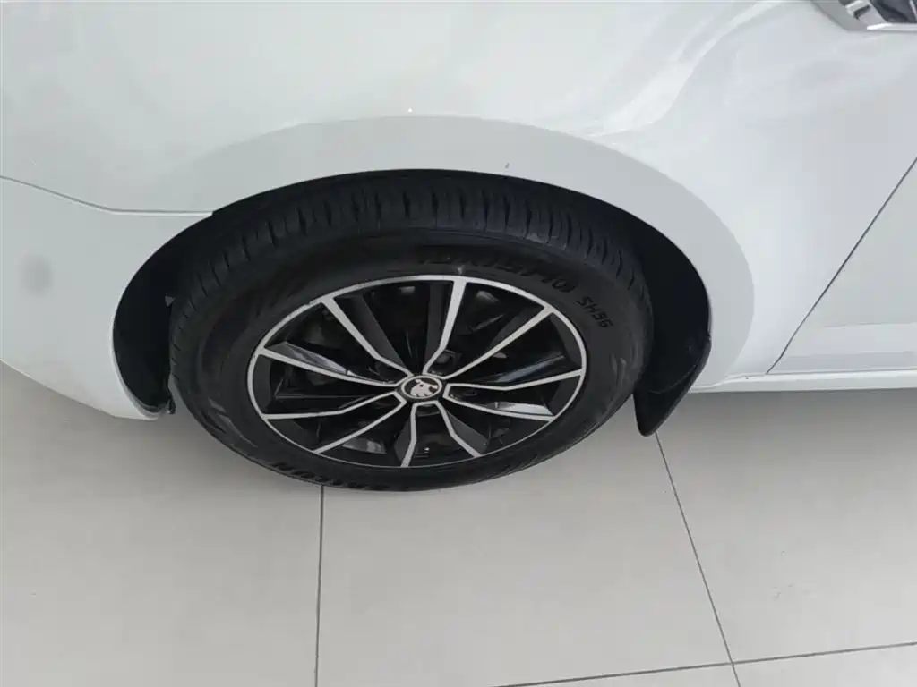 Škoda Octavia 2017 TSI280 DSG ZhiXing фото 23