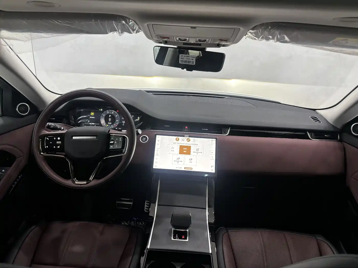 Land Rover Range Rover Evoque 2026 Range Rover Evoque L SE фото 14