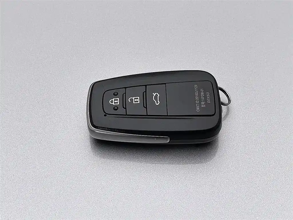 Toyota Camry 2021 Hybrid 2.5HGVP Leading Edition фото 19