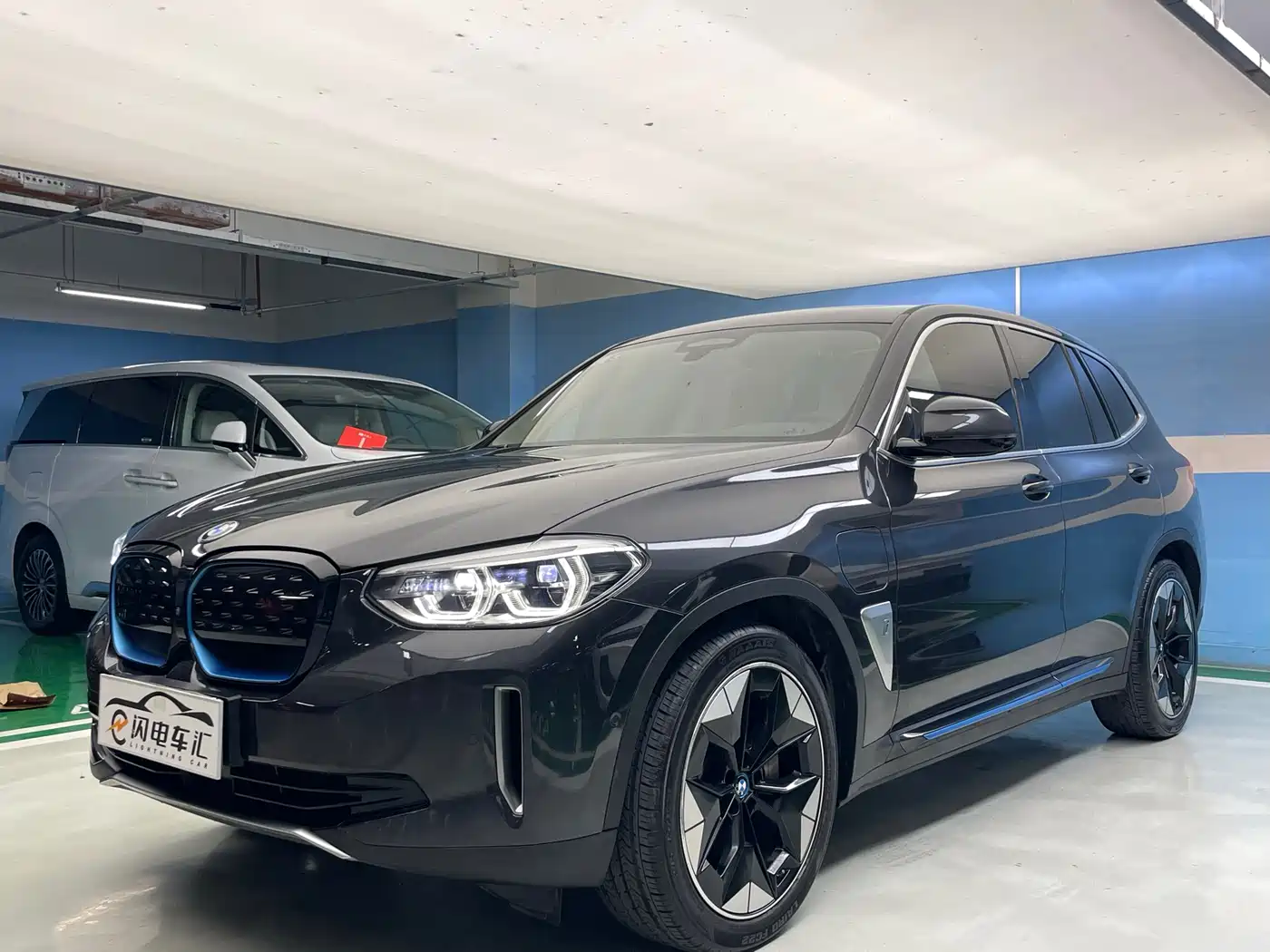 BMW iX3 2021 Pioneer