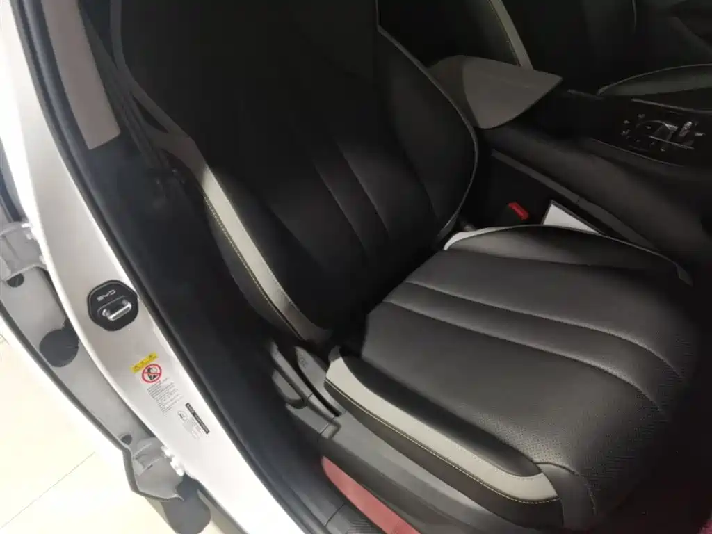 BYD Seal 05 DM-i 2025 DM-i 115KM Honor фото 25