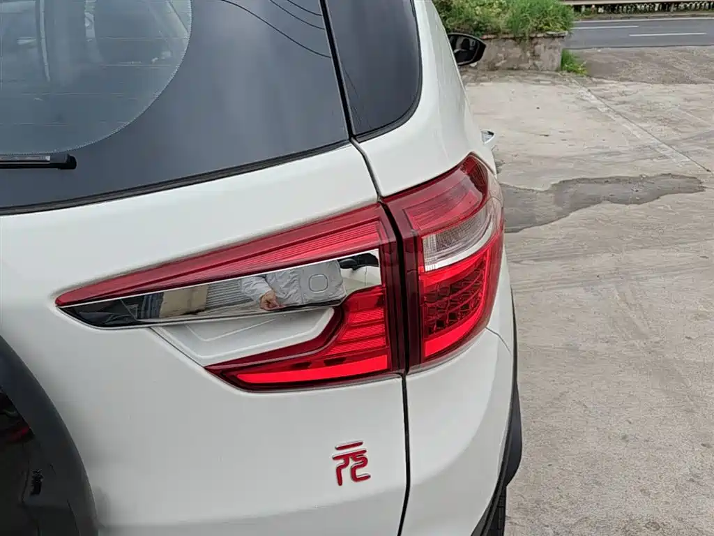 BYD Yuan 2016 1.5TID Automatic Luxury фото 8