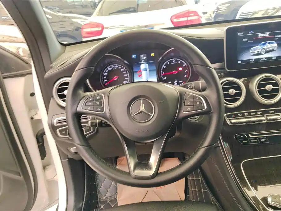 Mercedes-Benz GLC 2019 GLC 260 L 4MATIC Dynamic фото 15