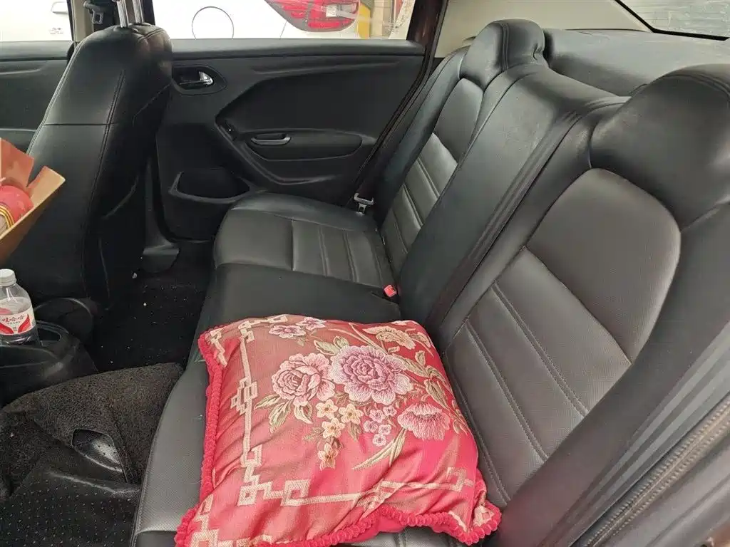 Peugeot 301 2016 1.6L Manual Comfort Edition фото 15