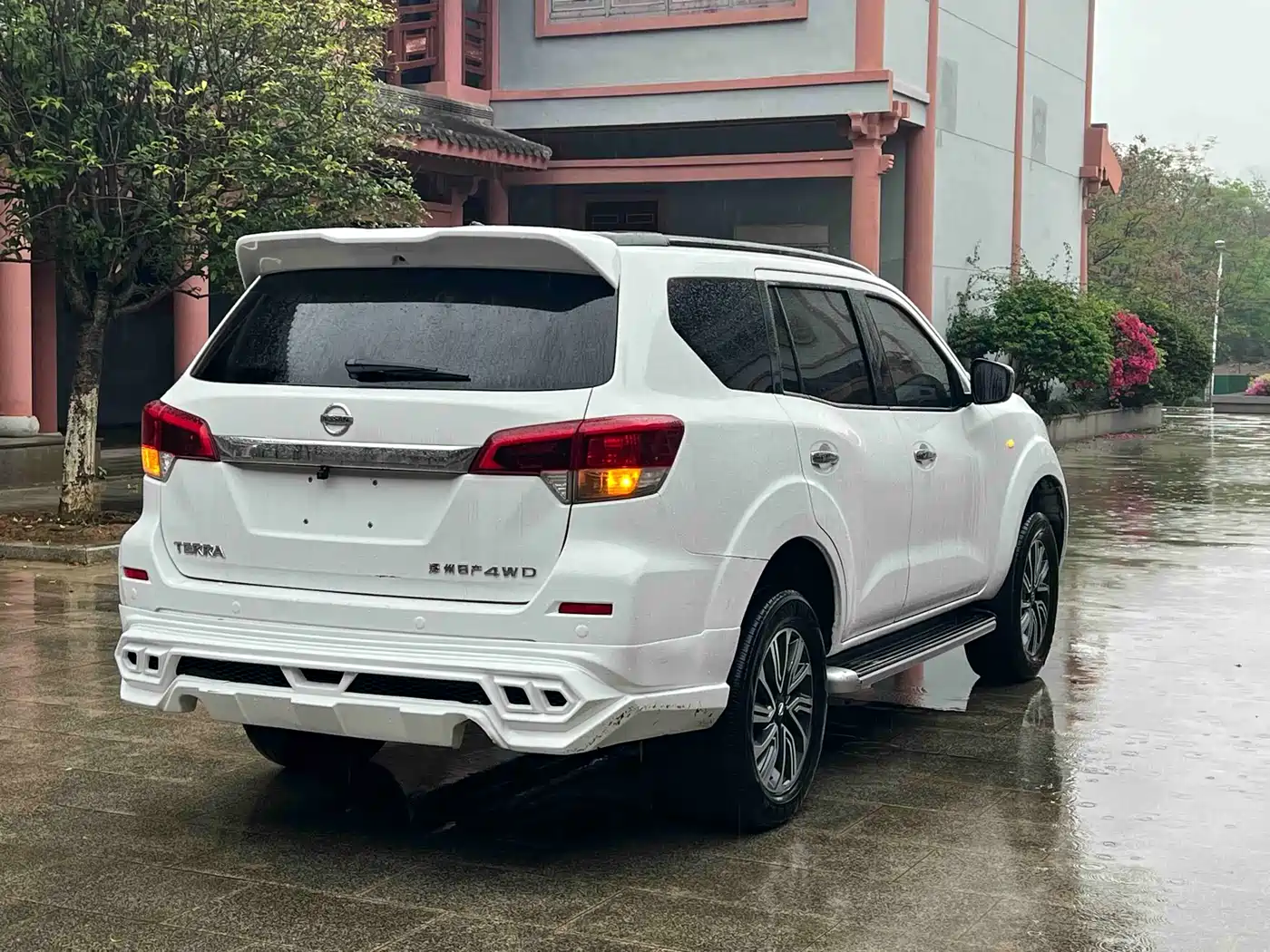 Nissan Terra 2018 2.5L Automatic 4WD Luxury Edition фото 6