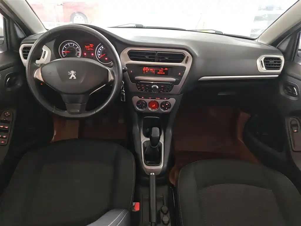 Peugeot 301 2014 1.6L Manual Luxury Edition фото 6