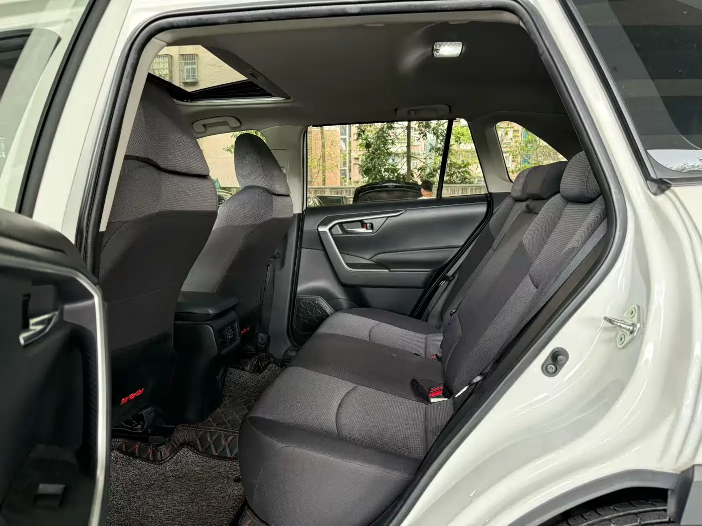 Toyota RAV4 Rongfang 2020 2.0L CVT 2WD Trend Edition фото 6
