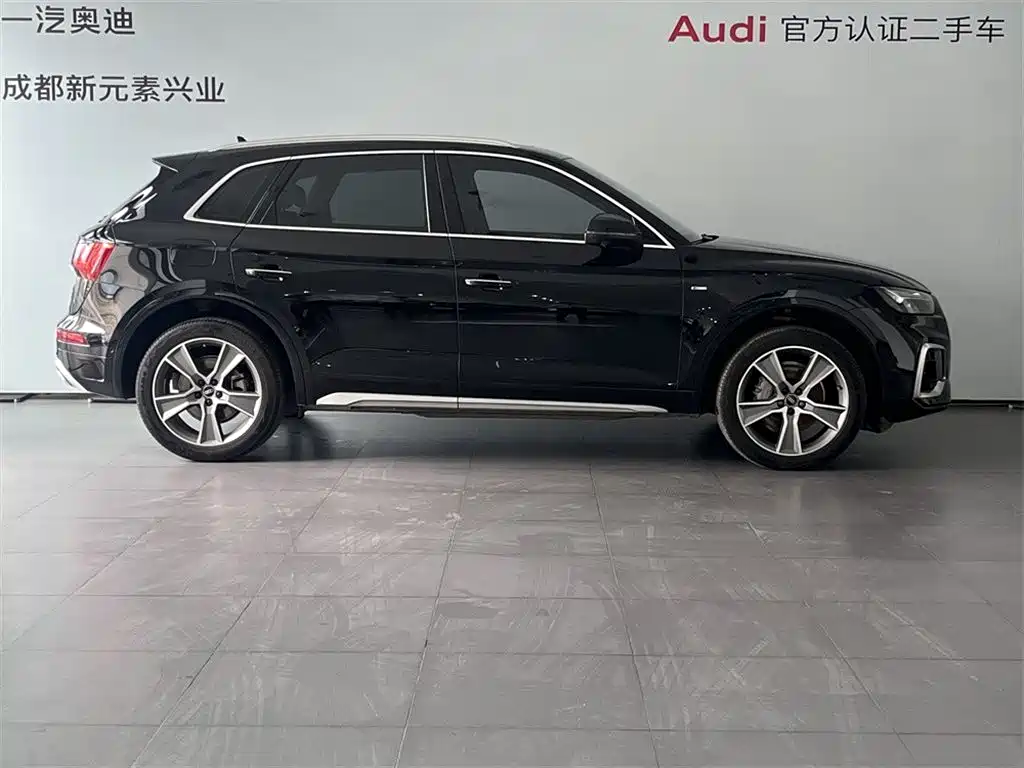 Audi Q5L 2022 45T Luxury Dynamic фото 3