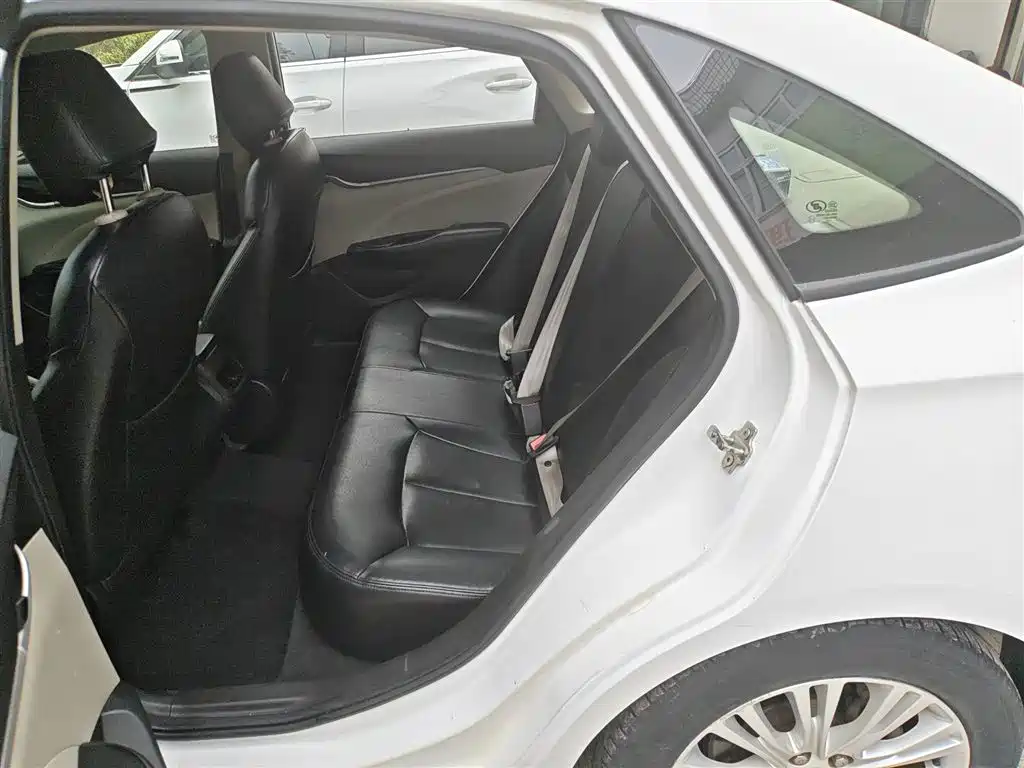 Buick Excelle 2015 15N Automatic Elite фото 17