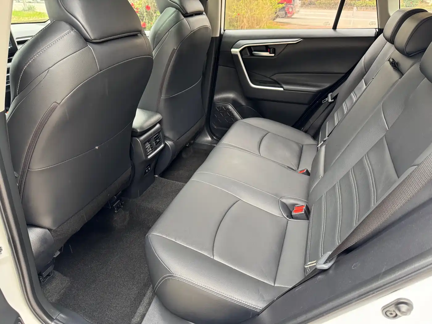 Toyota Wildlander 2020 2.0L CVT 2WD Luxury Edition фото 9