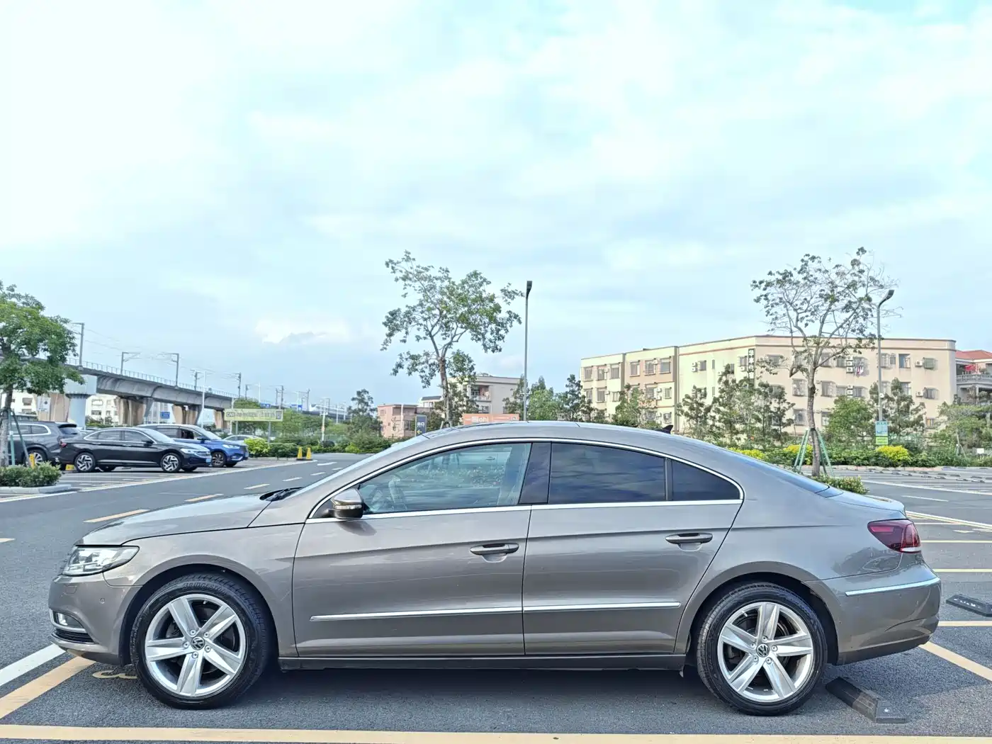 Volkswagen FAW-Volkswagen CC 2015 1.8TSI Luxury фото 4