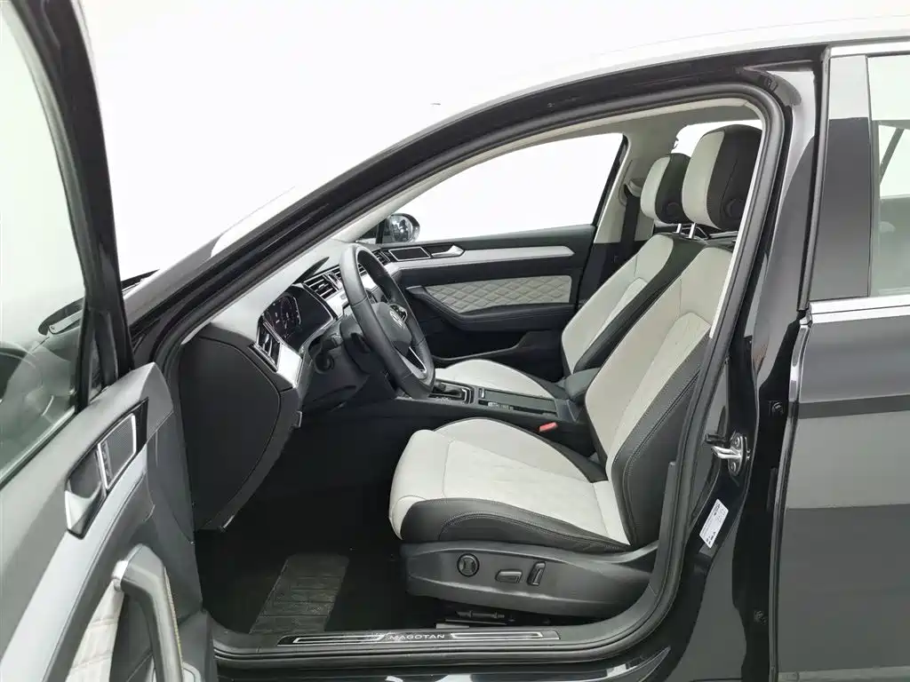 Volkswagen Magotan 2023 Model 2 Million Commemorative Edition 330TSI DSG Luxury фото 10