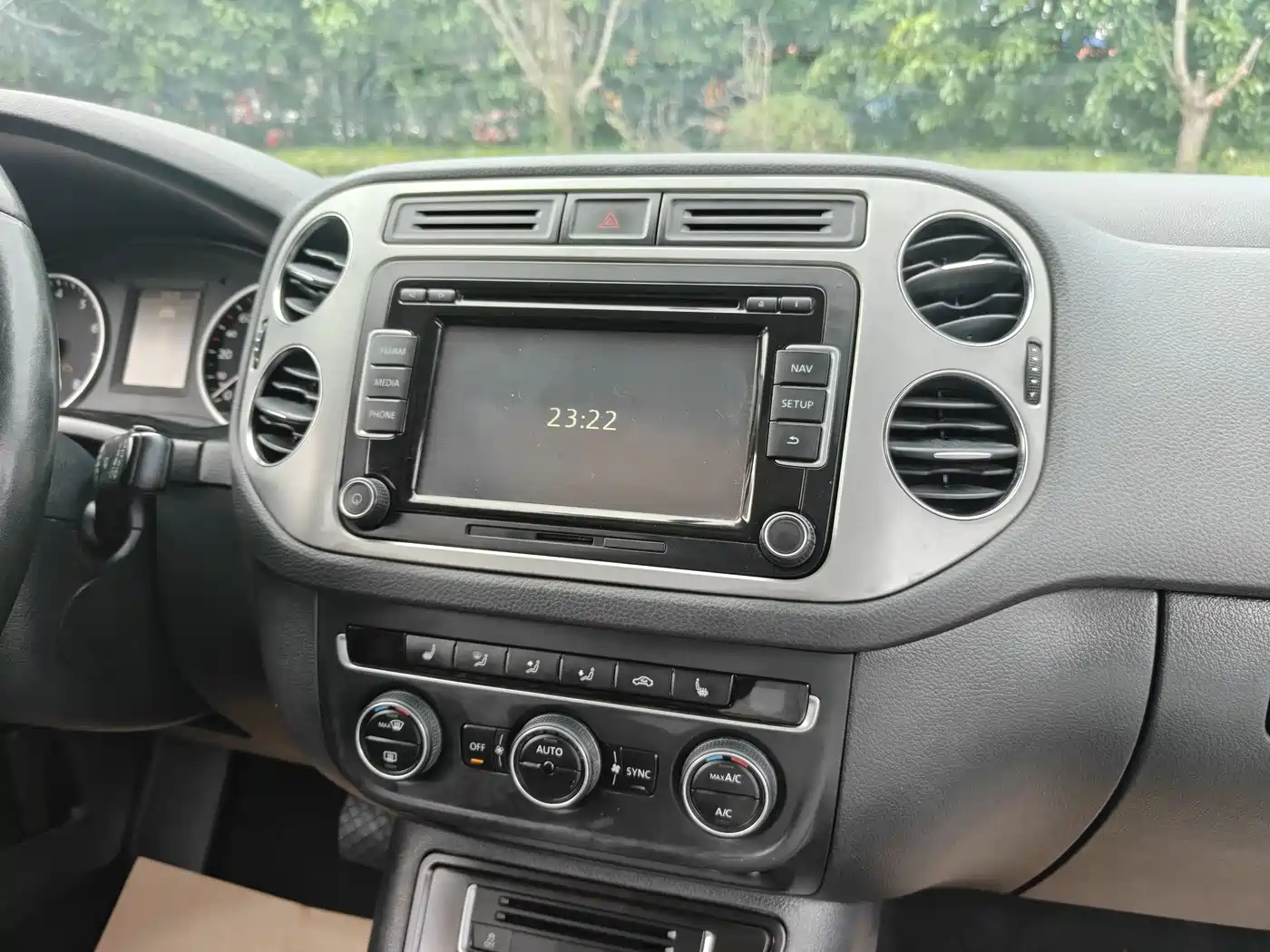 Volkswagen Tiguan 2013 1.8TSI Auto 4WD Luxury фото 8