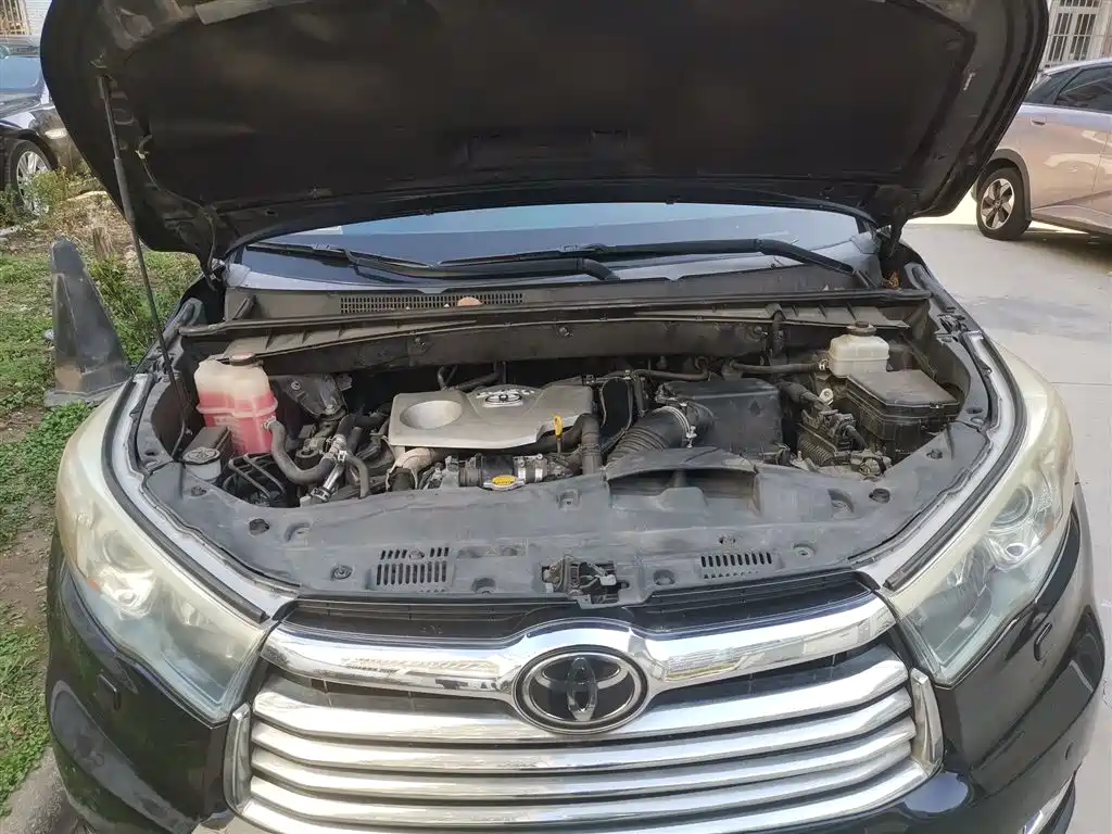 Toyota Highlander 2015 2.0T AWD Ultimate Edition 7-seater фото 11