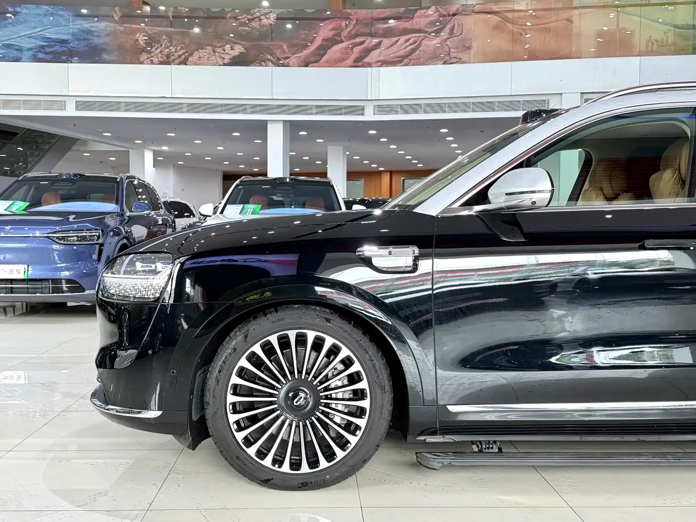 AITO Wenjie AITO M9 2025 Extended Range Ultra 52kWh 6-Seater фото 4