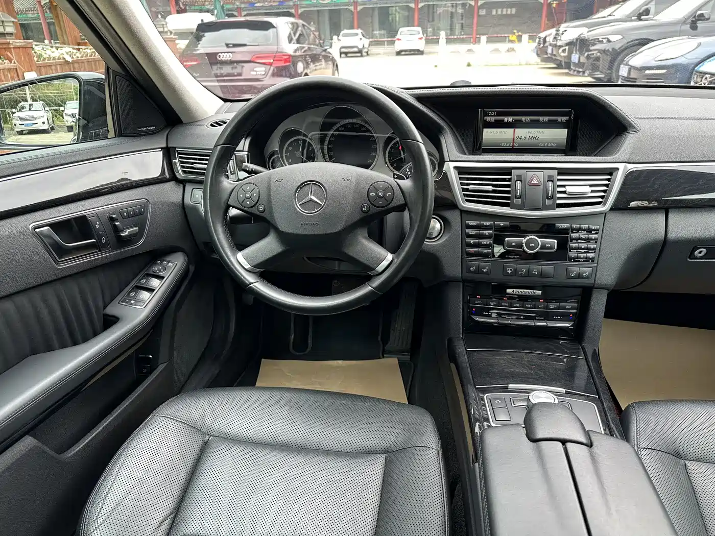 Mercedes-Benz E-Class 2013 E 300 L Fashion Luxury фото 20