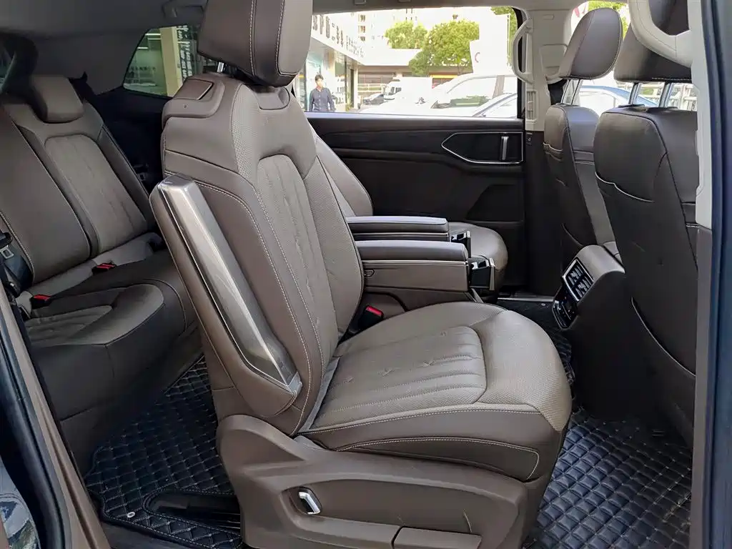 Volkswagen Viloran 2023 Facelift 380TSI Prestige Edition фото 11
