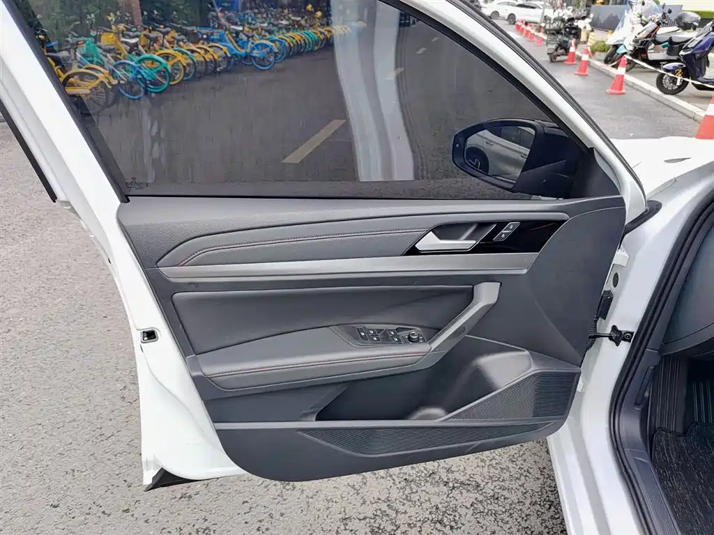 Volkswagen Lavida 2024 Model 300TSI DSG Starlight Leading Edition фото 6