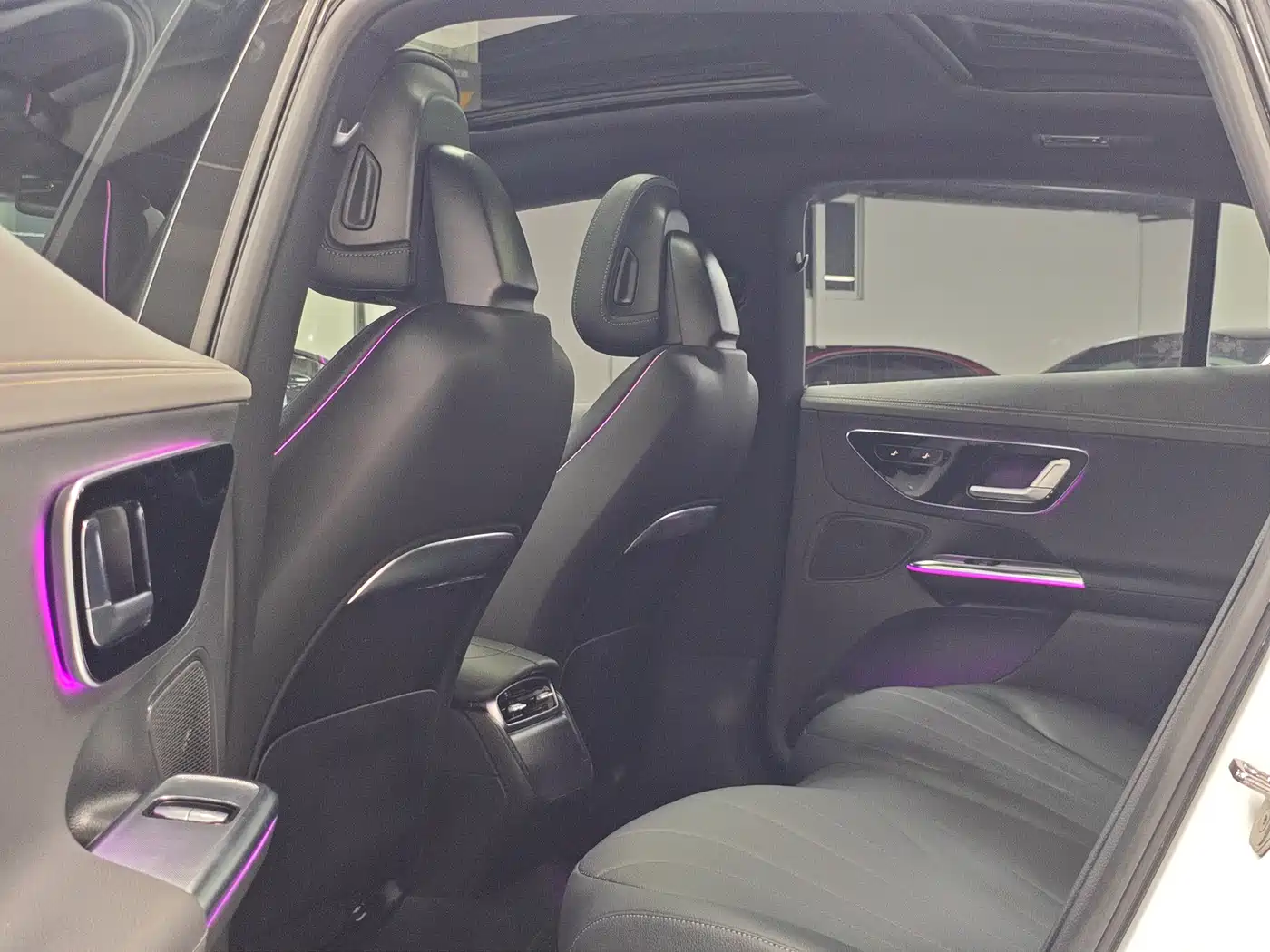Mercedes-Benz EQE 2022 350 Luxury Edition фото 9