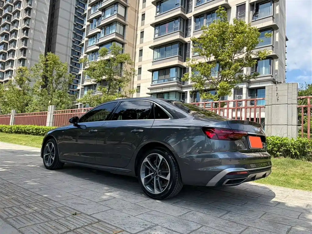 Audi A4L 2022 40 TFSI Fashion Dynamic фото 25