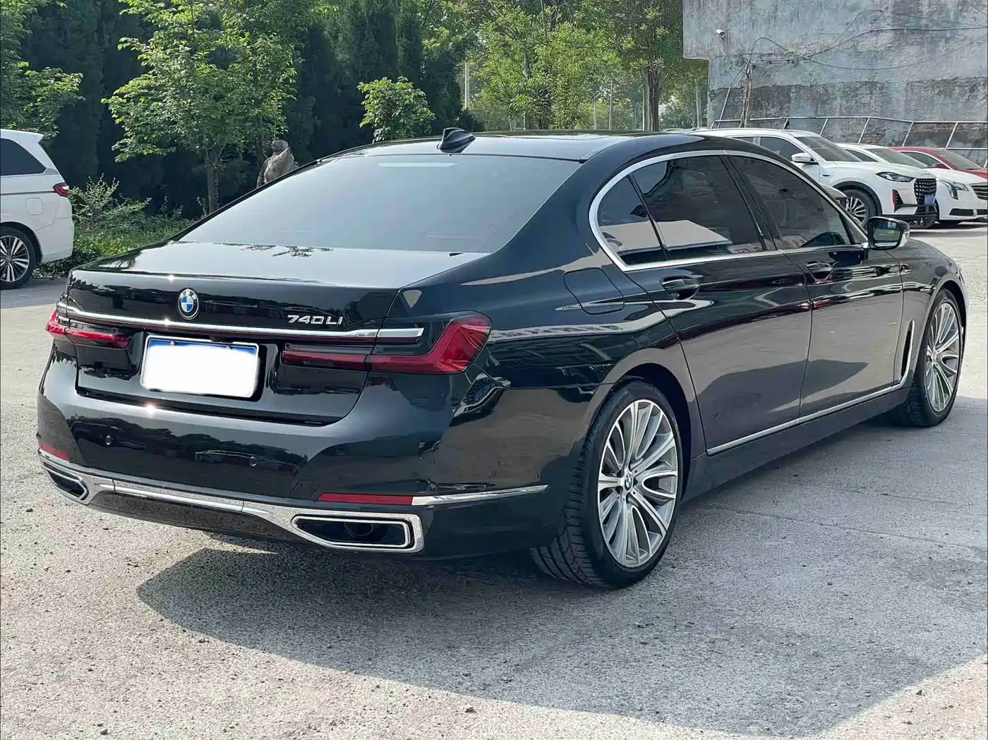 BMW 7 Series 2021 Model 740Li Leading Luxury Package фото 3