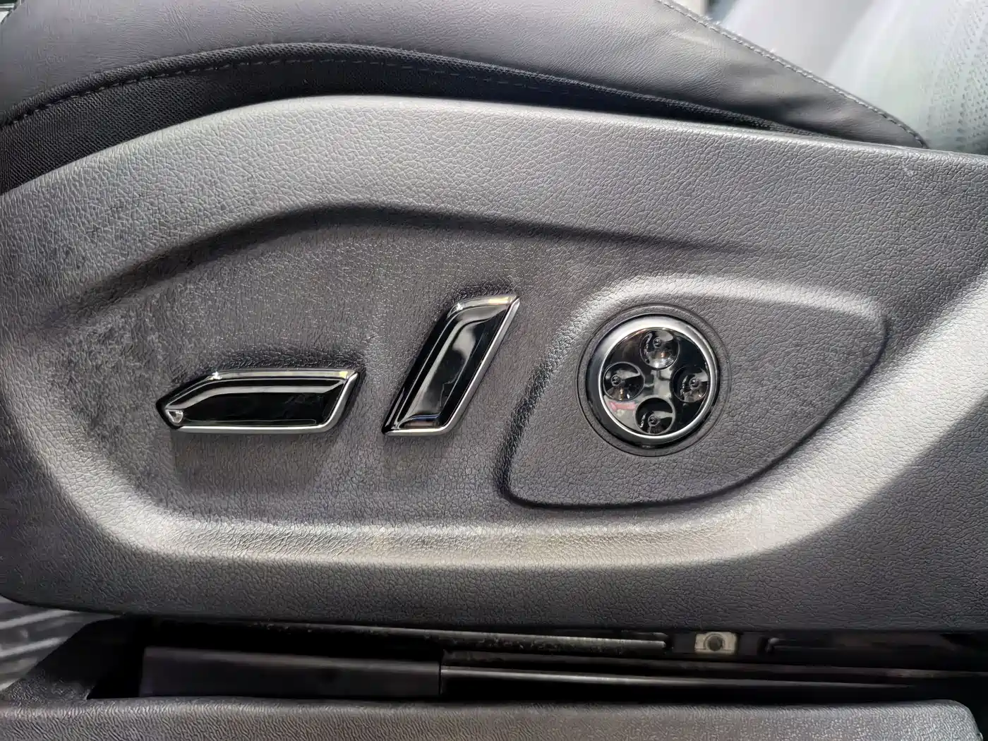 Voyah Auto VOYAH FREE 2024 Ultra Long Range Intelligent Driving Edition фото 11