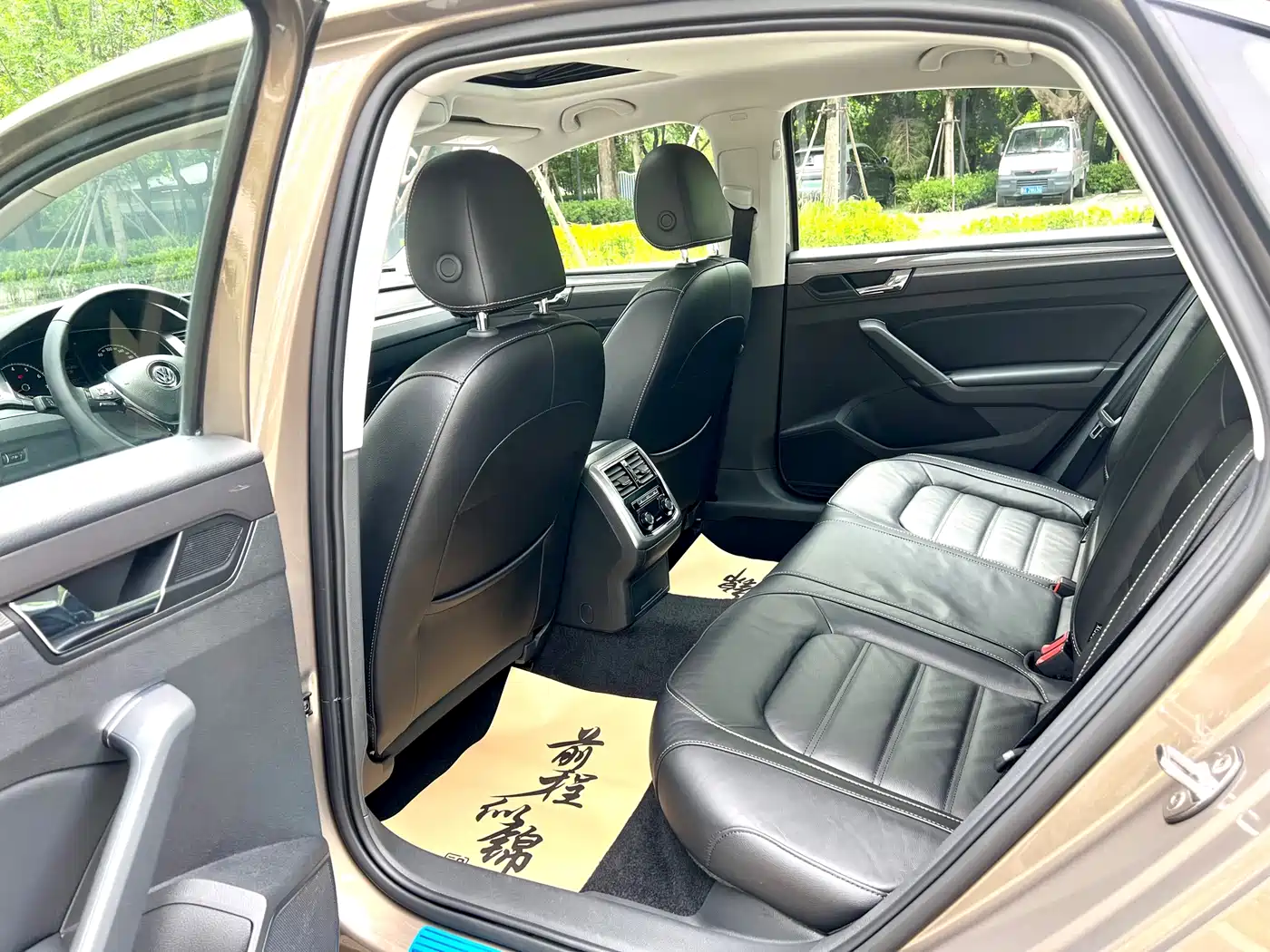 Volkswagen Passat 2017 330TSI DSG Prestige фото 14